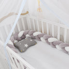 Grayish white / 1M