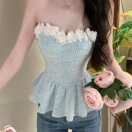 A Chic Short Strapless Top With Delicate Lace Trim In A Chanel-inspired Style